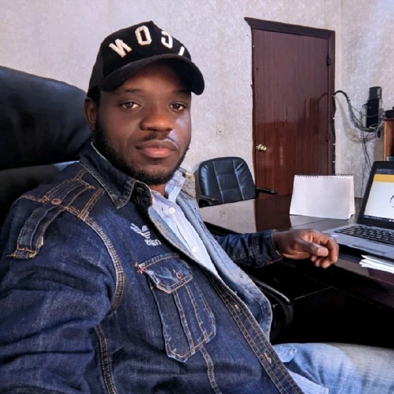 Johnny (Mutombo) koyi